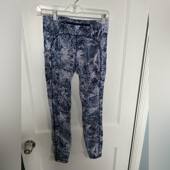Lululemon sped up leggings size 6 - Picture 2 of 5